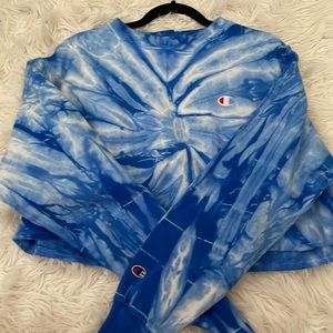 Blue tie dye champion crewneck size medium!